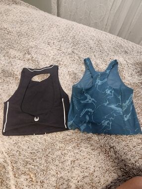 Two Grils Athletic Crop Tops - Black & Teal 6-7